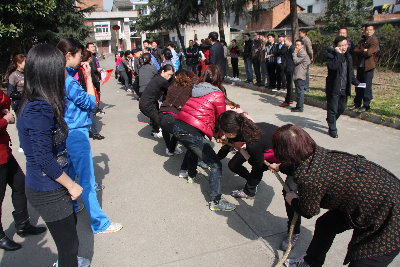 寶業(yè)（集團(tuán)）公司舉行2013年度慶?！叭恕眿D女節(jié)活動(dòng)